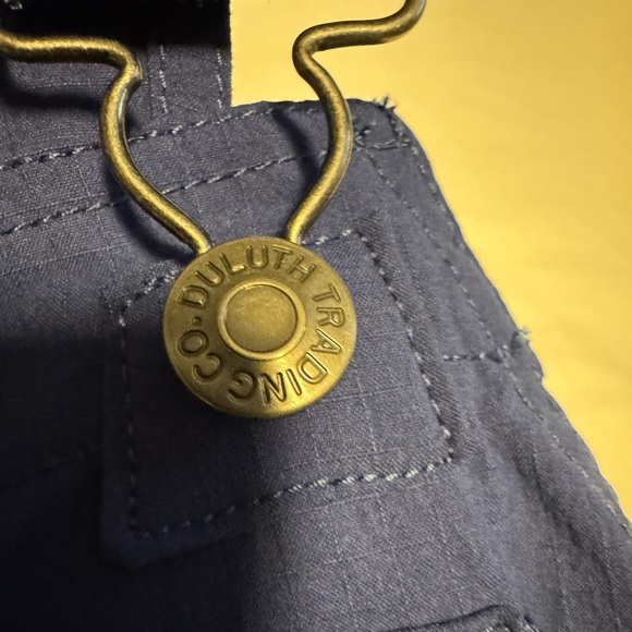 Duluth Trading Co Women's Heirloom Gardening Short Overalls - Picture 5 of 6